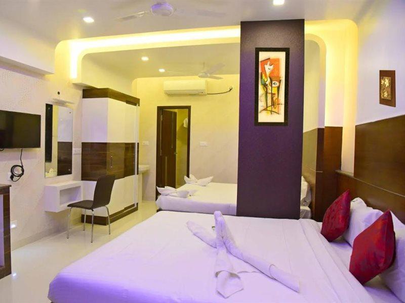 Hotel Sumith Palace Ποντισερί Εξωτερικό φωτογραφία