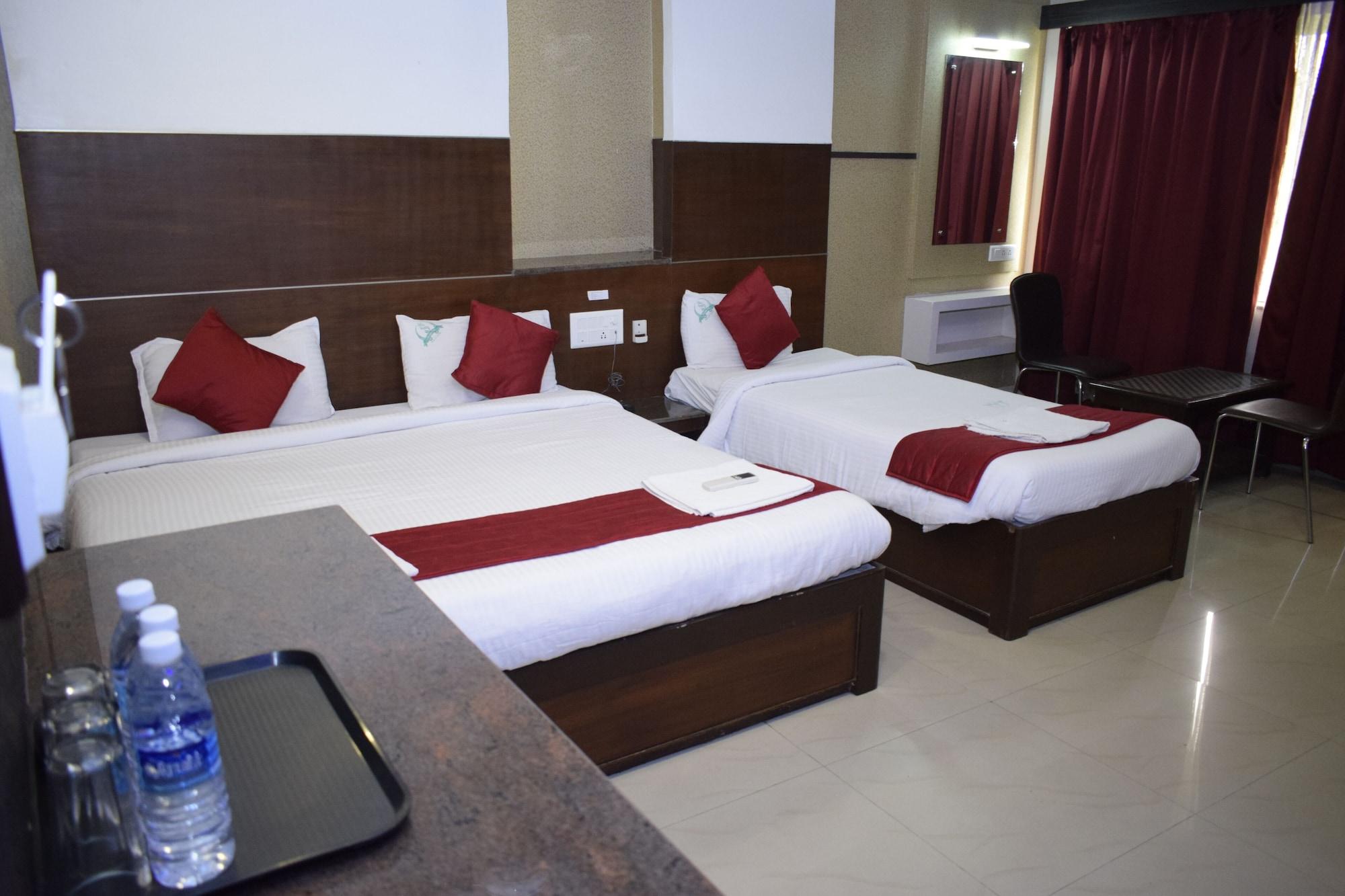 Hotel Sumith Palace Ποντισερί Εξωτερικό φωτογραφία