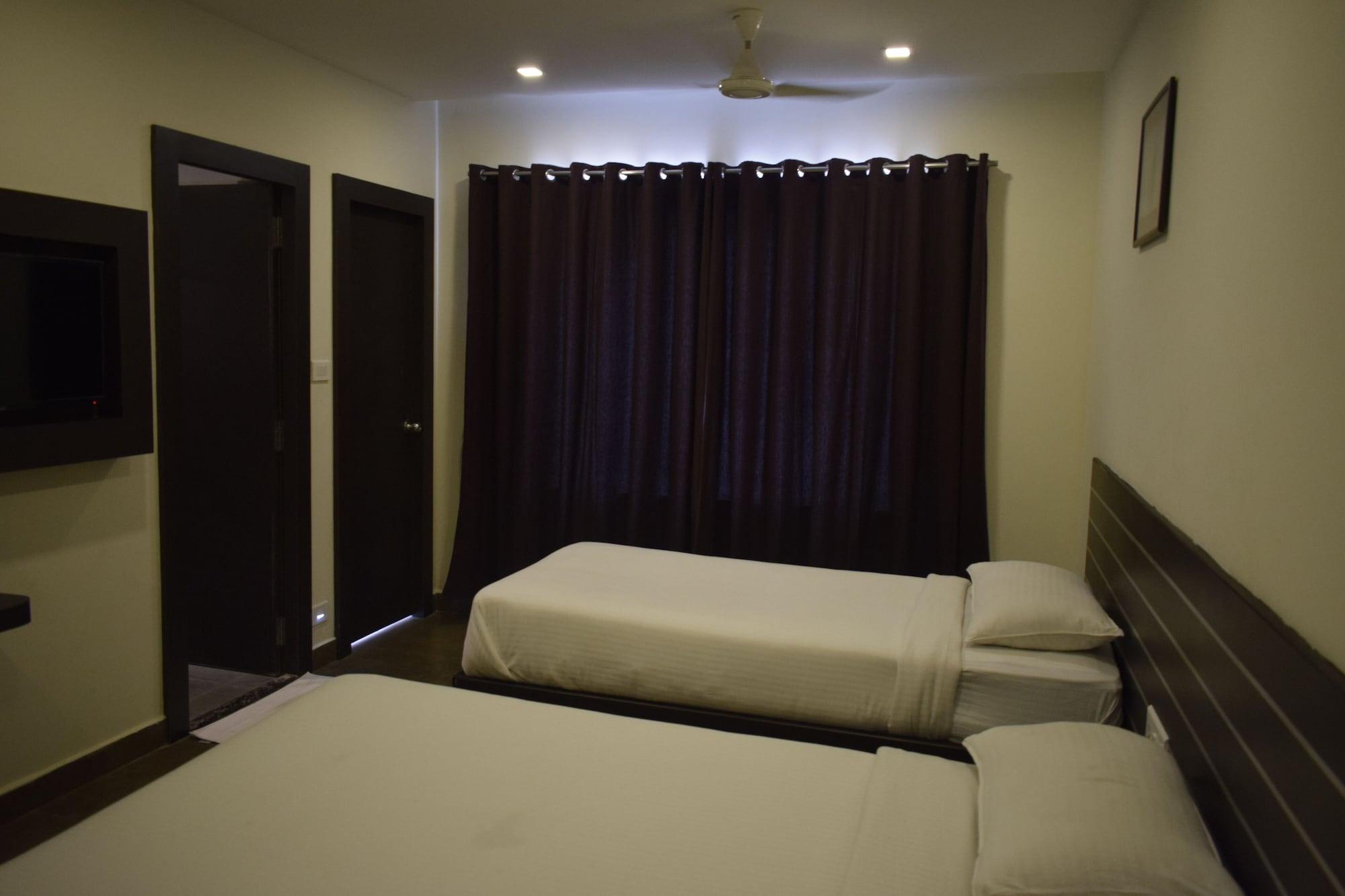 Hotel Sumith Palace Ποντισερί Εξωτερικό φωτογραφία
