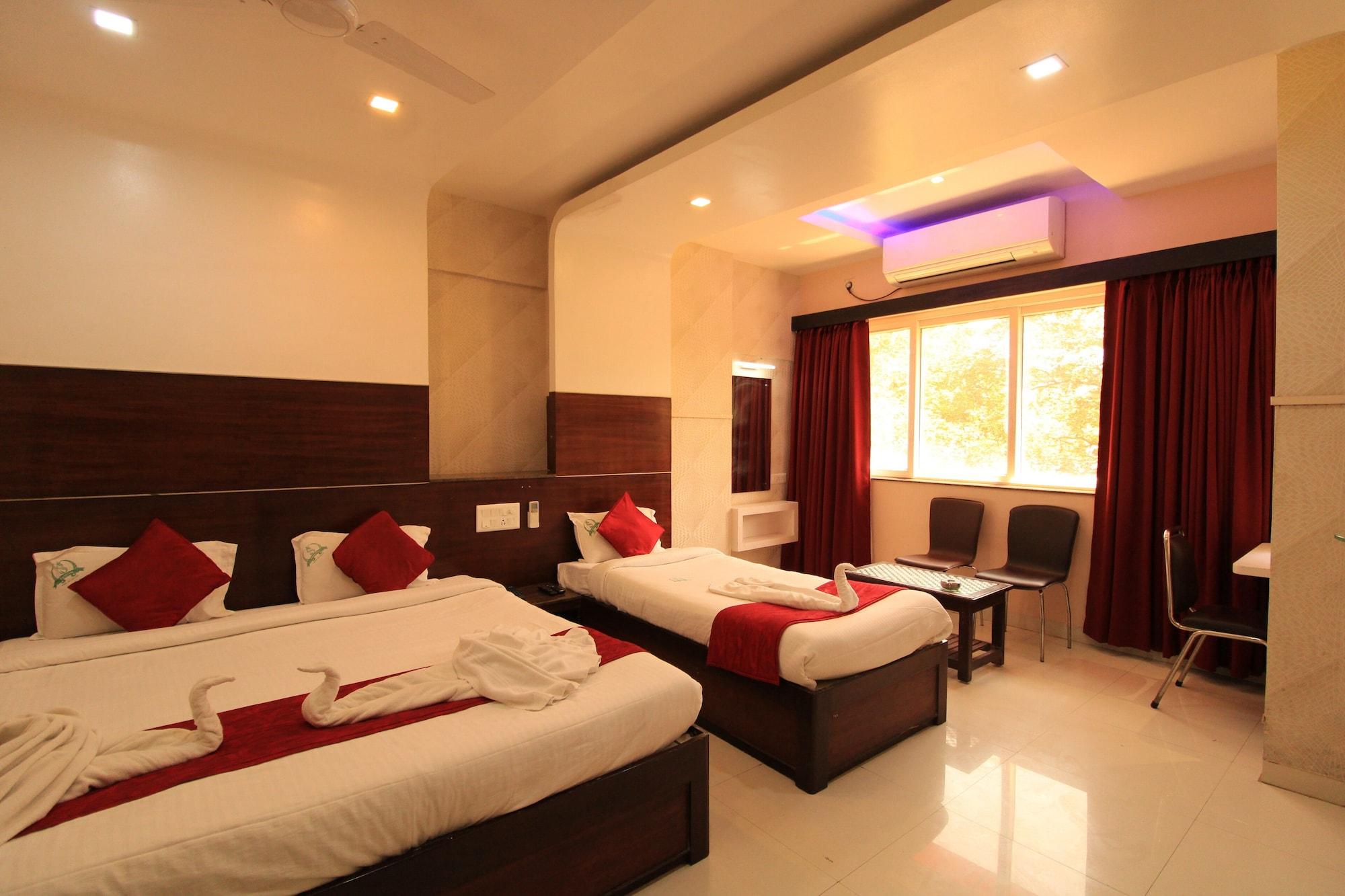 Hotel Sumith Palace Ποντισερί Εξωτερικό φωτογραφία
