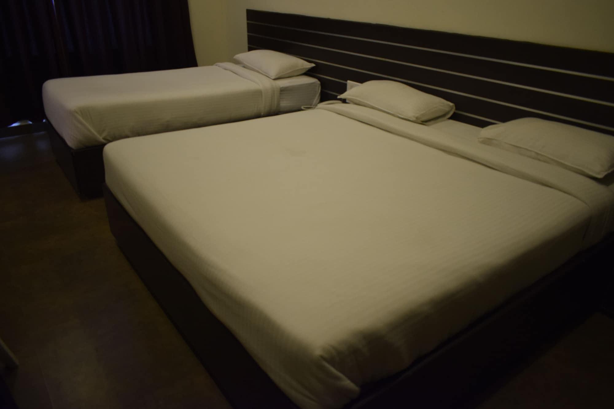 Hotel Sumith Palace Ποντισερί Εξωτερικό φωτογραφία